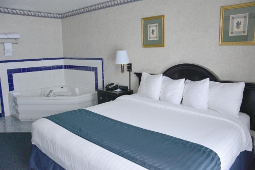 Travelodge by Wyndham Milwaukee image 26