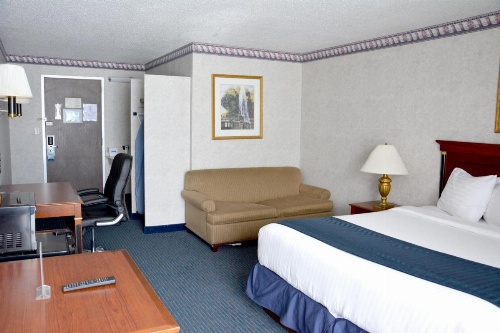 Travelodge by Wyndham Milwaukee image 31